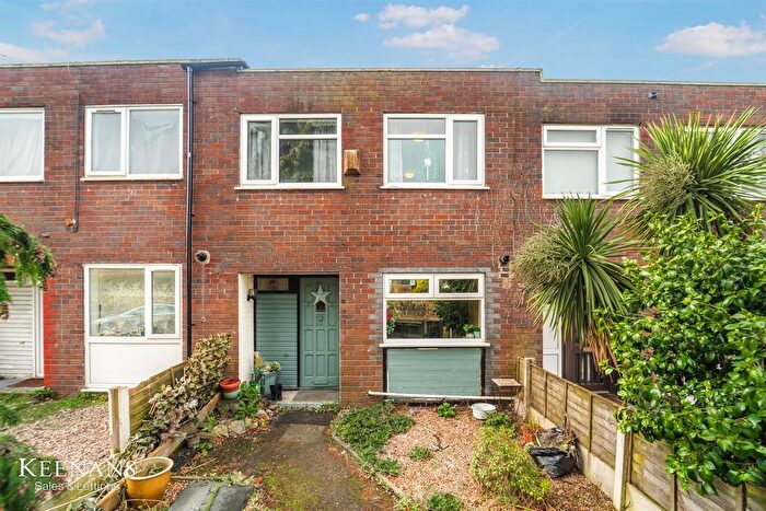 3 Bedroom Town House For Sale In Claremont Road, Salford, M6