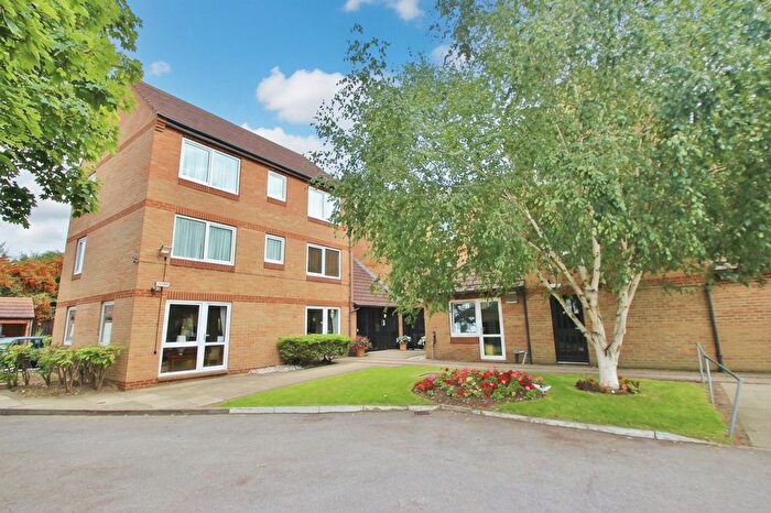 2 Bedroom Property To Rent In Beehive Lane, Home Heather House, IG4