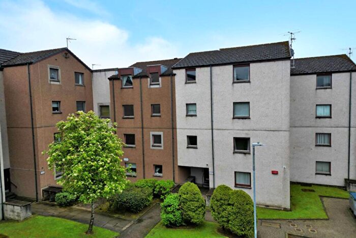 2 Bedroom Flat For Sale In Headland Court, Aberdeen, AB10