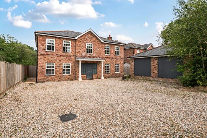4 Bedroom Detached House To Rent In Sandy Lane Pamber Heath, RG26