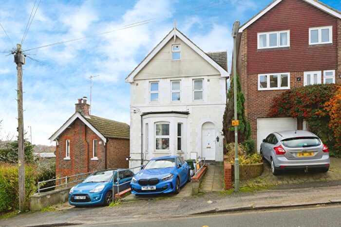 1 Bedroom Flat For Sale In Grovehill Road, Redhill, Surrey, RH1