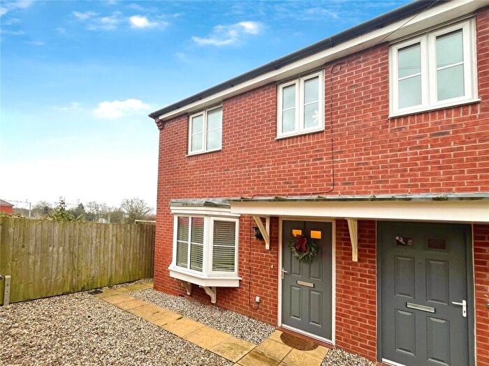 3 Bedroom Semi-Detached House For Sale In Weavers Close, Bulkington, Bedworth, Warwickshire, CV12
