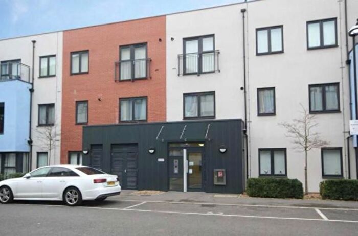 3 Bedroom Flat For Sale In Salisbury Road, Southall, Middlesex, UB2