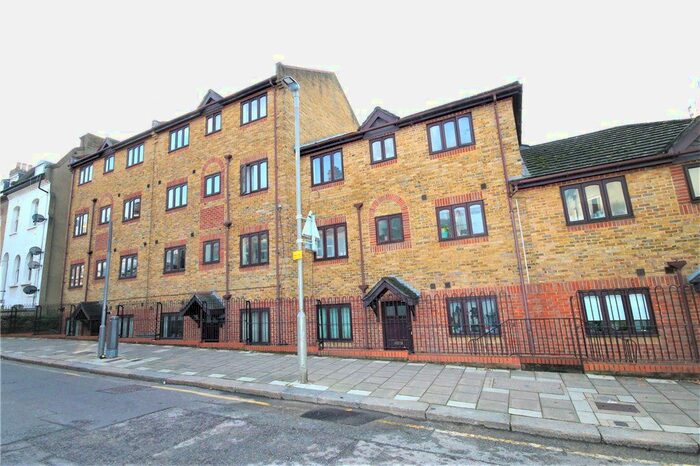 1 Bedroom Flat To Rent In St. Ann's Hill, London, SW18