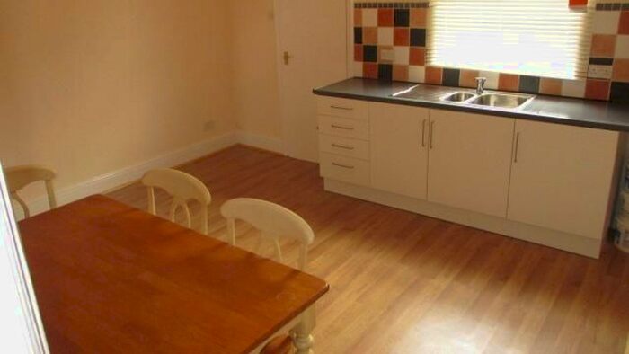 4 Bedroom Terraced House To Rent In East Park Road, Eastend Park, Leeds, LS9
