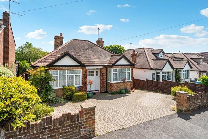3 Bedroom Bungalow To Rent In Fieldway, Chalfont St. Peter, Gerrards Cross, Buckinghamshire, SL9