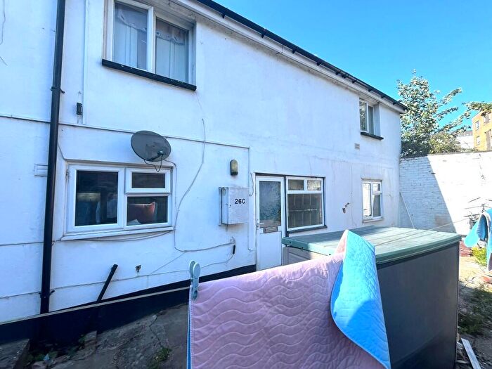 1 Bedroom Flat To Rent In Old Bedford Road, Luton, Bedfordshire, LU2