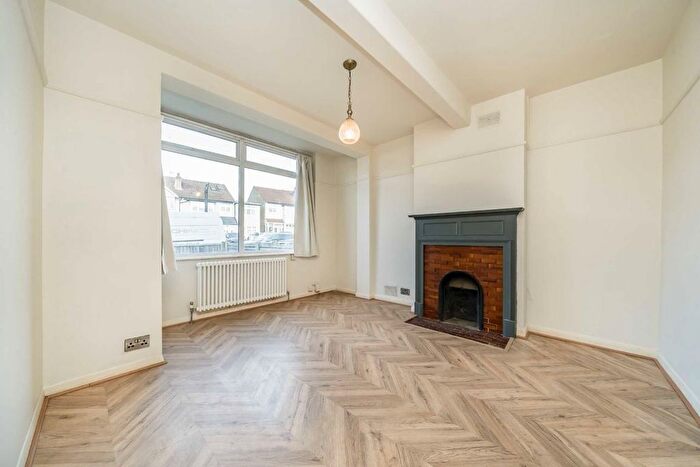1 Bedroom Flat To Rent In Streatham Vale, London, SW16