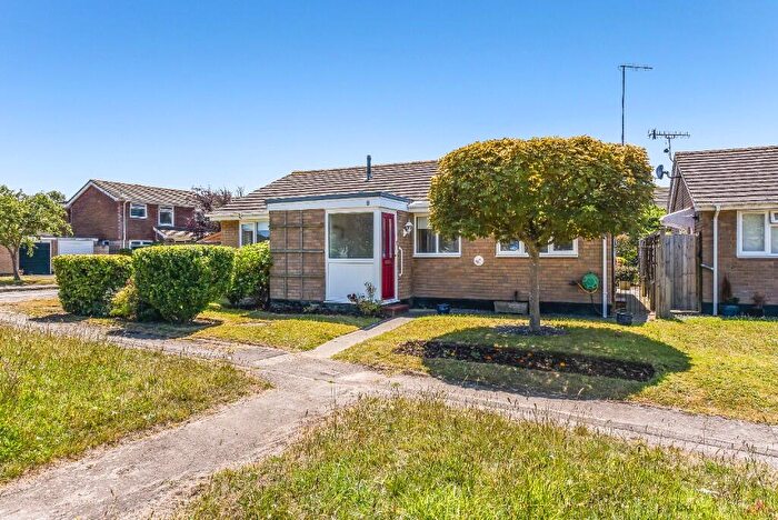 3 Bedroom Detached House For Sale In Uppark Way, Felpham, West Sussex, PO22