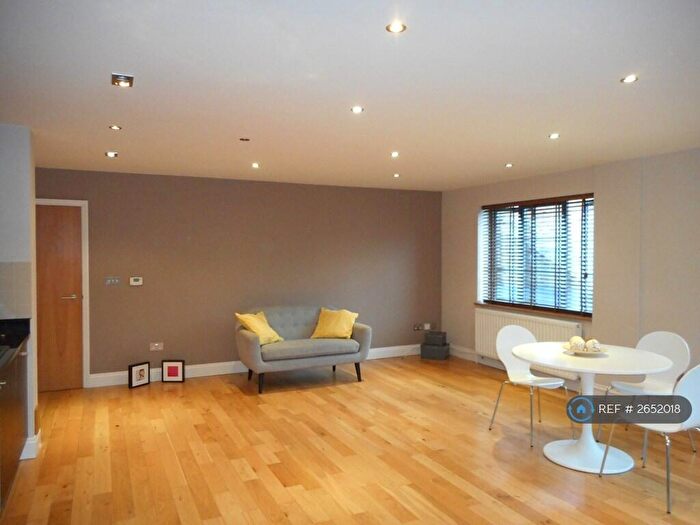 2 Bedroom Flat To Rent In Ferdinand Street, London, NW1