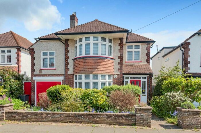 4 Bedroom Detached House To Rent In The Ridge Orpington, BR6