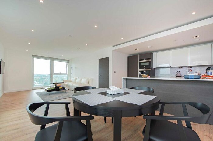 2 Bedroom Flat To Rent In Glenthorne Road, Hammersmith, W6