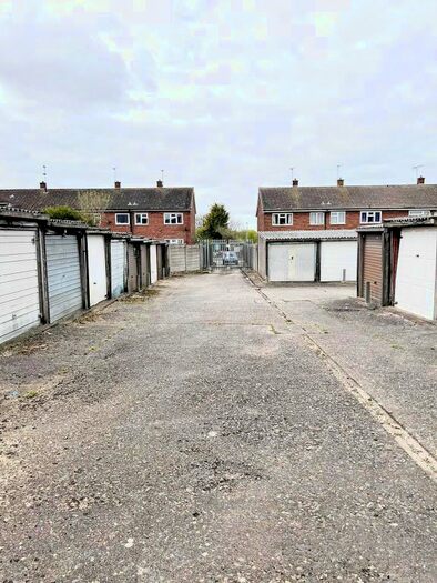 Parking/garage To Rent In Leaf Road, Luton, LU5