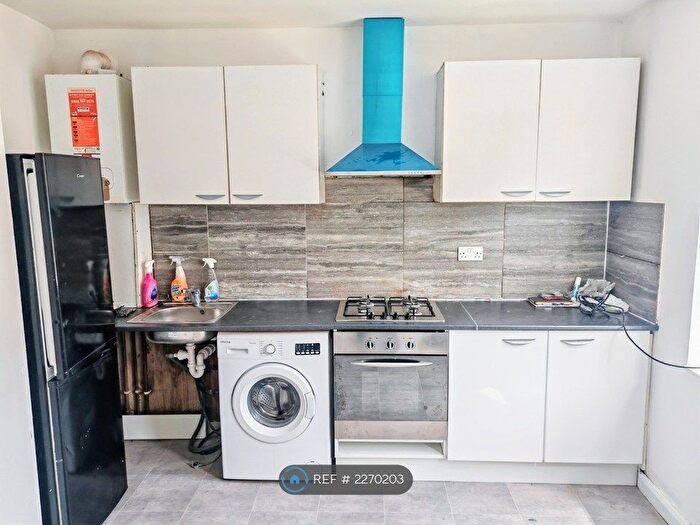 3 Bedroom Flat To Rent In Cardiff Road, Luton, LU1