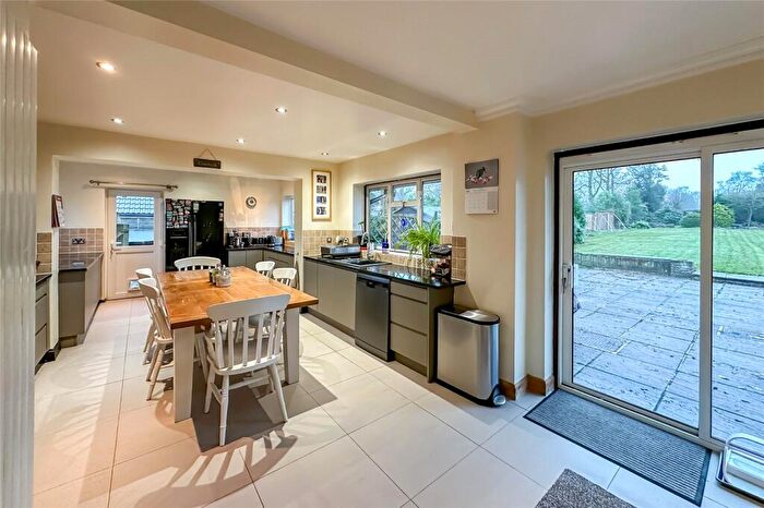 4 Bedroom Detached House For Sale In Oakway, Studham, LU6
