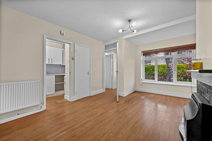 1 Bedroom Flat For Sale In Watkins House, Manchester Road, E14