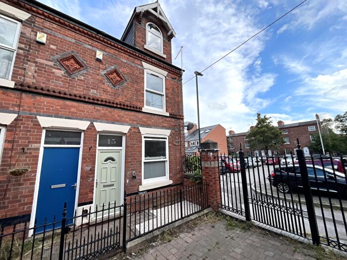 3 Bedroom End Of Terrace House For Sale In Harcourt Terrace, Nottingham, NG3