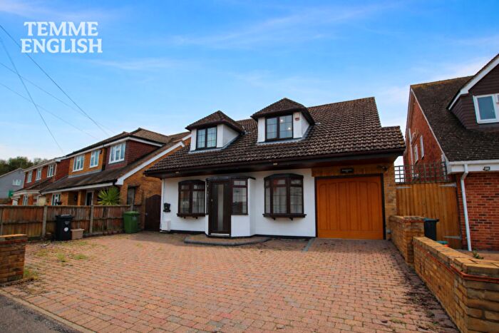 4 Bedroom Detached House For Sale In Berry Lane, Langdon Hills, SS16