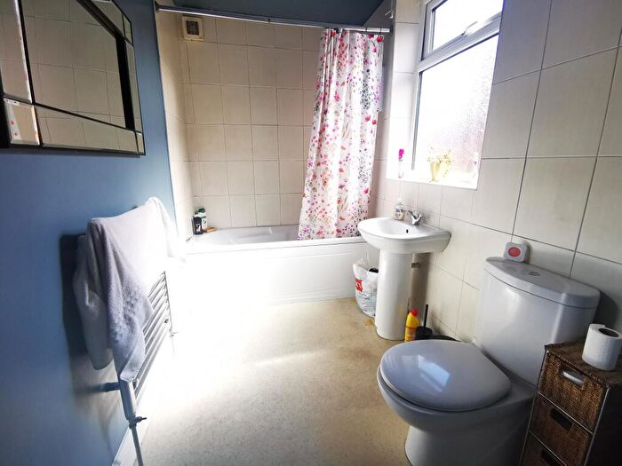 3 Bedroom Flat To Rent In Park Crescent East, North Shields, NE30