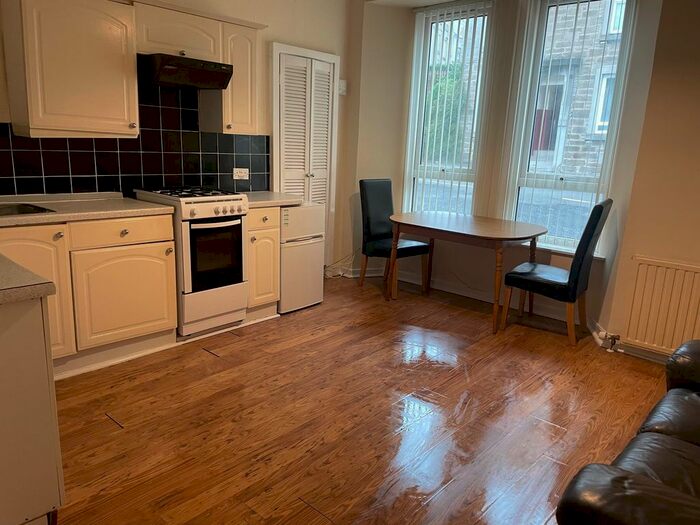 1 Bedroom Flat To Rent In Abbotsford Place, Dundee, DD2