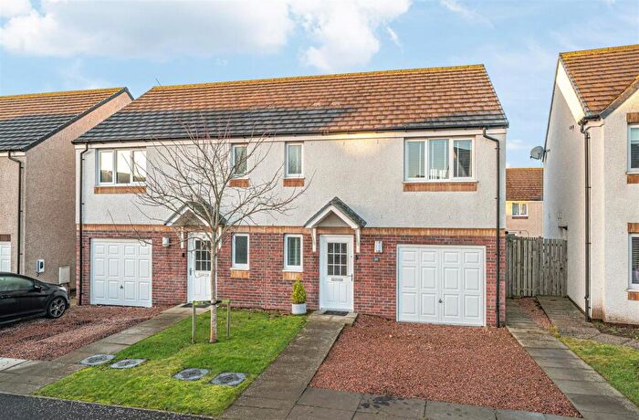 3 Bedroom Semi-Detached House For Sale In Hawk Street, Dunfermline, KY11