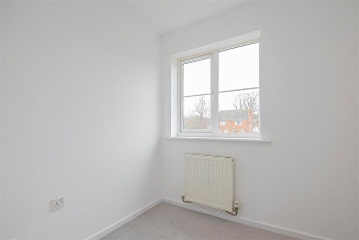 3 Bedroom End Of Terrace House For Sale In Lowry Close, Corby, NN18
