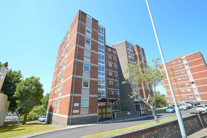 1 Bedroom Flat To Rent In Upperton Road, Eastbourne, BN21