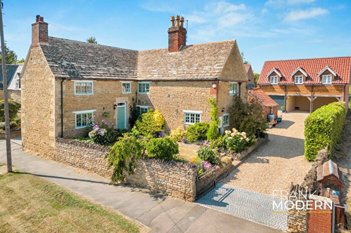 5 Bedroom Detached House For Sale In Holme Farm House, High Street, Morton, PE10