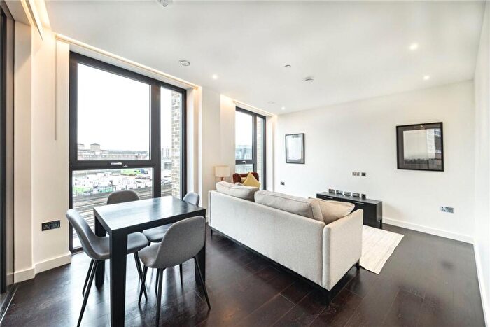 2 Bedroom Flat To Rent In Madeira Tower, London, SW11