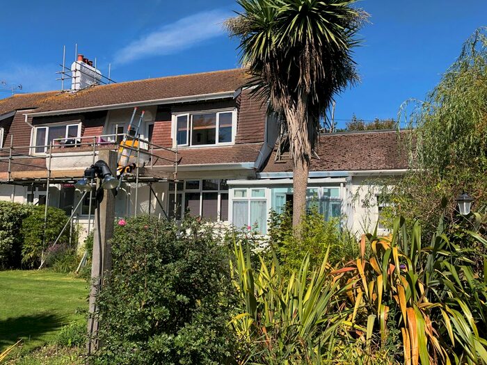 2 Bedroom Flat To Rent In Seaview Avenue, East Preston, West Sussex, BN16