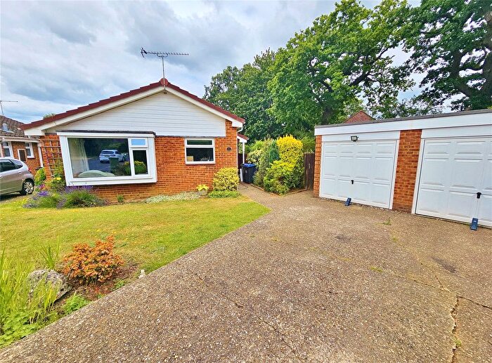 3 Bedroom Bungalow To Rent In Fairbourne Close, Woking, Surrey, GU21