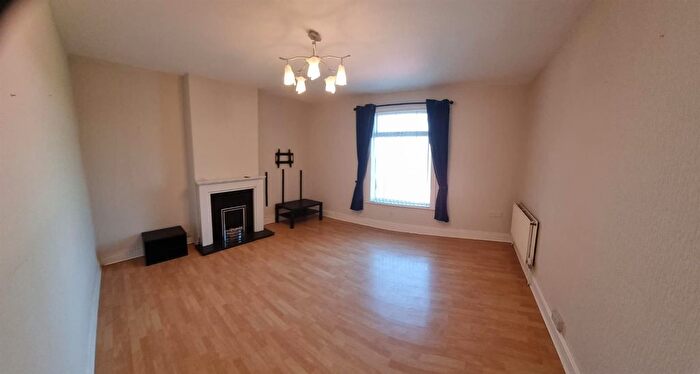 2 Bedroom Flat To Rent In Bury New Road, Prestwich., M25