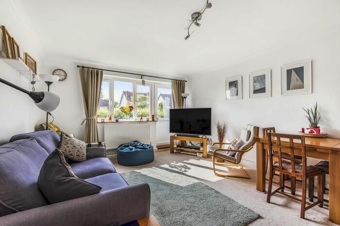 2 Bedroom Flat To Rent In Langdale Gardens, Earley, RG6