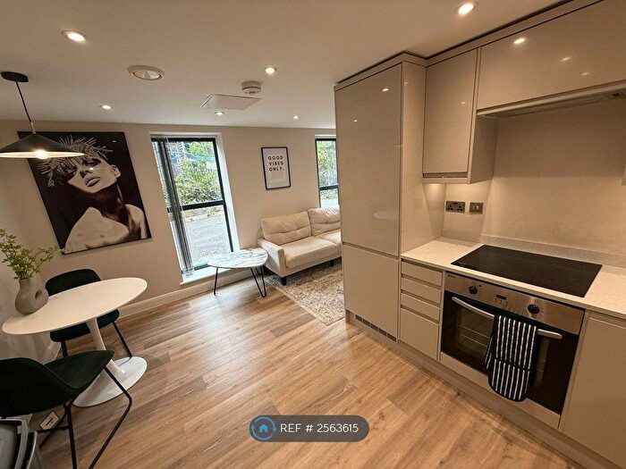 1 Bedroom Flat To Rent In North Street, Leeds, LS2