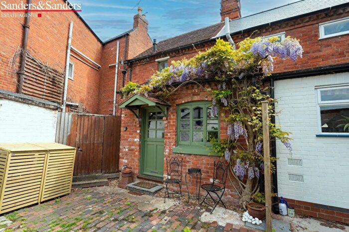 2 Bedroom Cottage For Sale In Birch Abbey, Alcester, B49