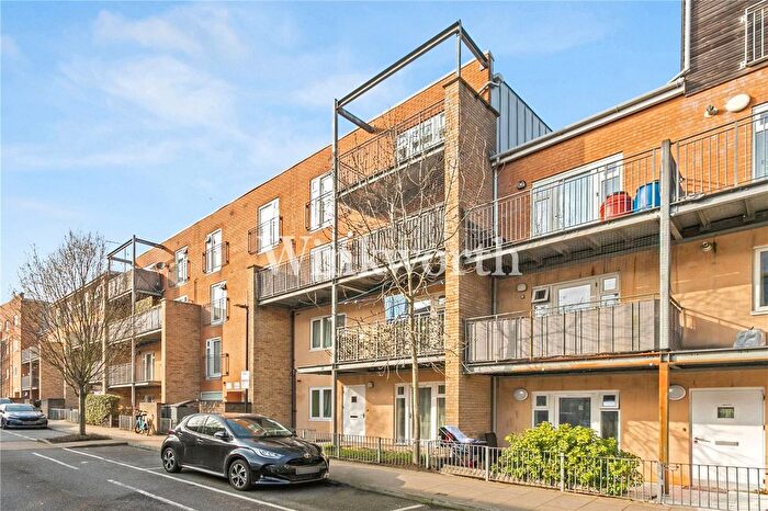 2 Bedroom Flat For Sale In Academia Way, London, N17