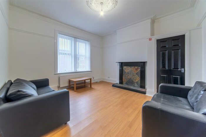 4 Bedroom End Of Terrace House To Rent In Prospect Place, Newcastle Upon Tyne, NE4
