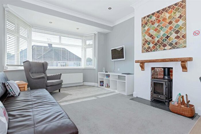 2 Bedroom Apartment To Rent In Chesham Close, Goring-By-Sea, BN12