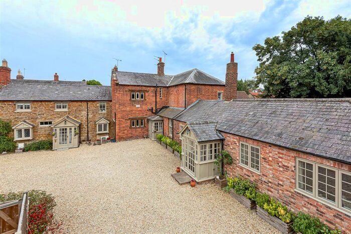 5 Bedroom Property For Sale In Manor Road, Staverton, Daventry, NN11