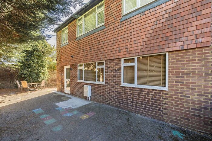 2 Bedroom Maisonette For Sale In Thames Street, Sunbury-On-Thames, TW16