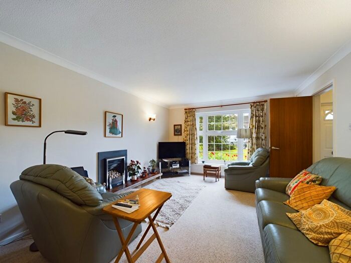 4 Bedroom Detached House For Sale In The Finches, Hitchin, SG4