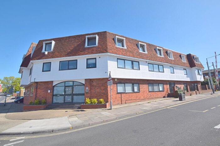 2 Bedroom Apartment To Rent In East Street, Colchester, CO1