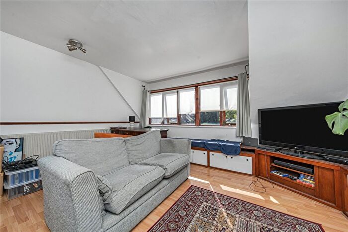 1 Bedroom Flat To Rent In Malbrook Road, London, SW15