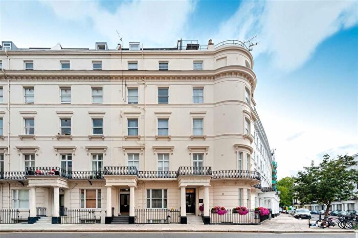 2 Bedroom Flat To Rent In Gloucester Terrace, London, W2