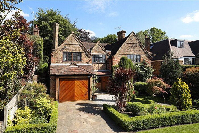 5 Bedroom Detached House For Sale In Drax Avenue, Wimbledon, SW20