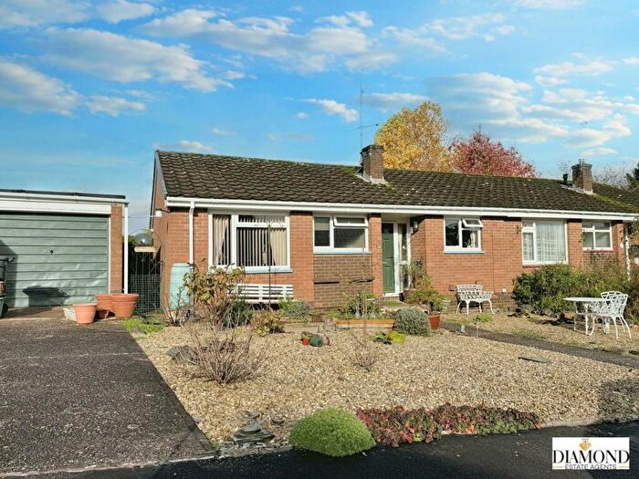 2 Bedroom Semi-Detached Bungalow For Sale In Bampfylde Close, Tiverton, EX16