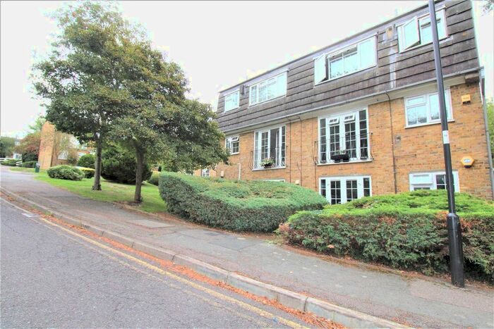1 Bedroom Flat For Sale In Crofton Way, Enfield, EN2
