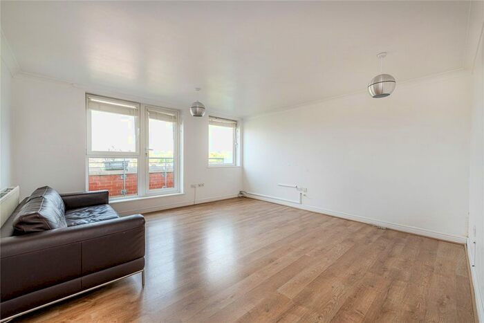 2 Bedroom Flat To Rent In Kensal Road, London, W10