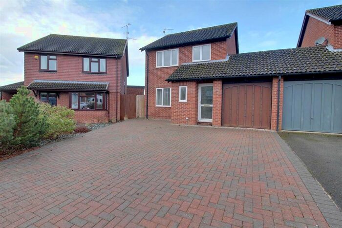 3 Bedroom Link Detached House To Rent In The Range, Highnam, Gloucester GL2