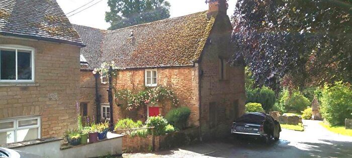 1 Bedroom Cottage For Sale In Church Street, Chipping Norton, OX7